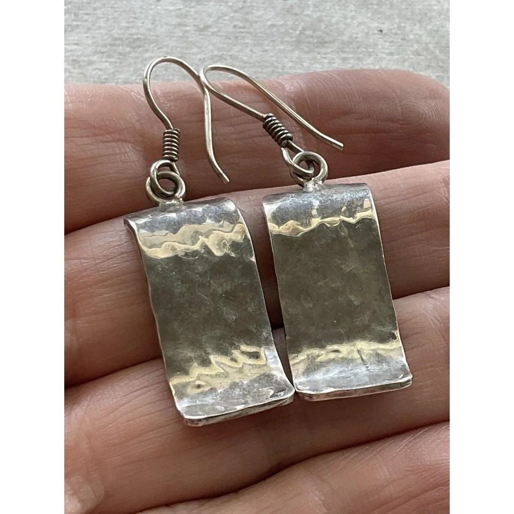 925 Sterling Silver Hammered Rectangle Dangle Drop Earrings Vintage Estate Jewel - Picture 2 of 6